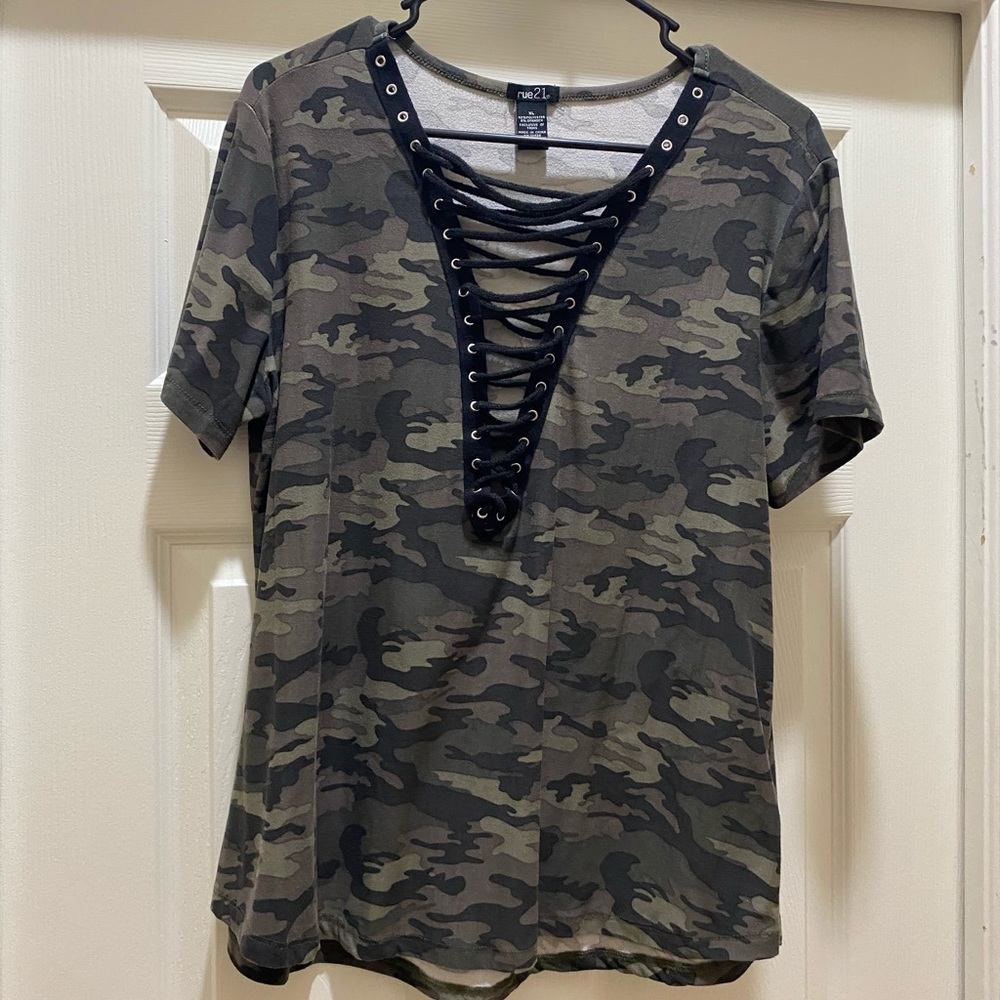 Camo lace up front top ✨